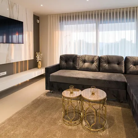 Villa Salvia With Pool *