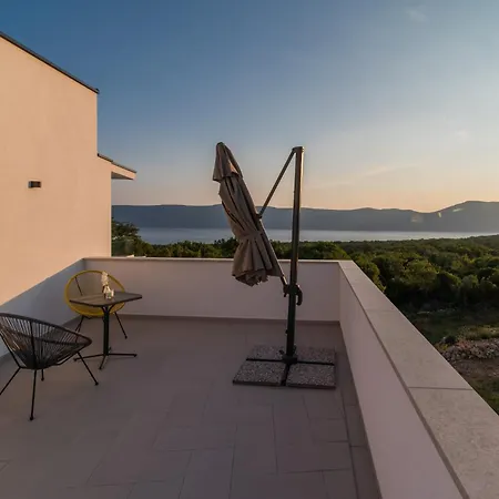 Villa Salvia With Pool