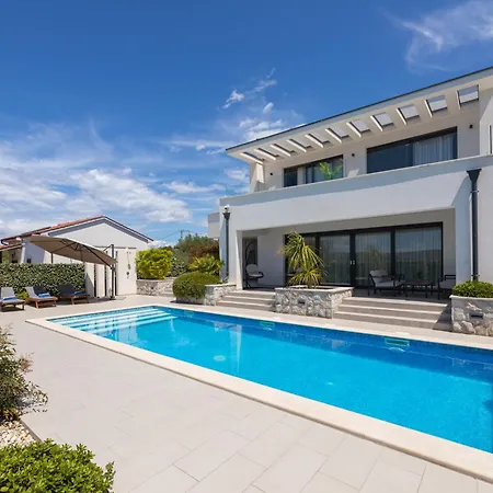 Salvia With Pool Linardići