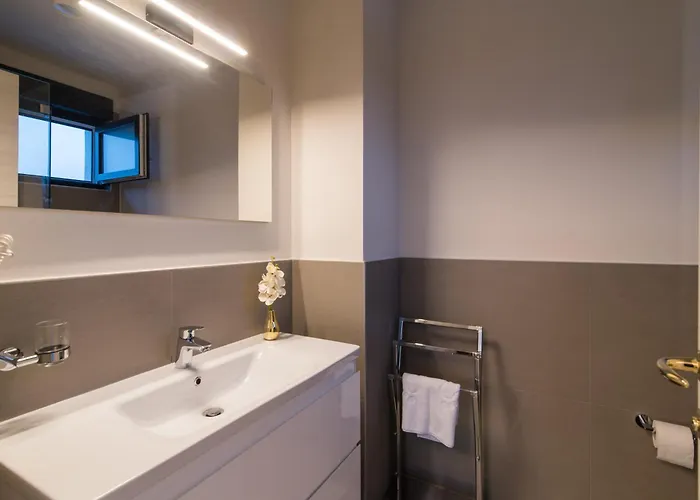 Salvia With Pool Vilă *