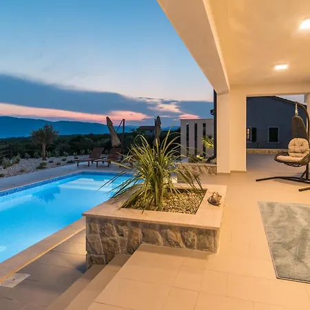 Salvia With Pool Villa Linardići