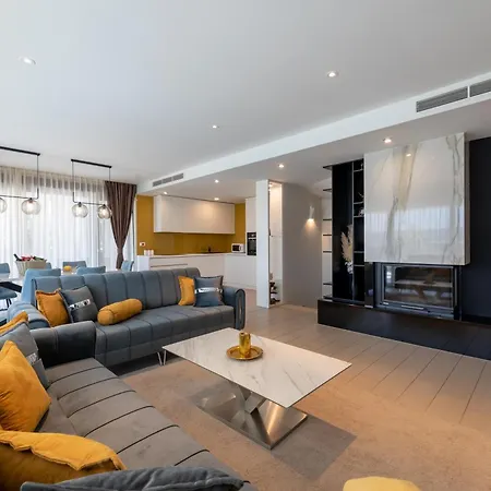 Salvia With Pool Vila *