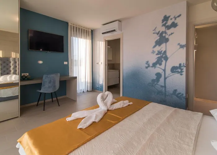 Salvia With Pool Vila