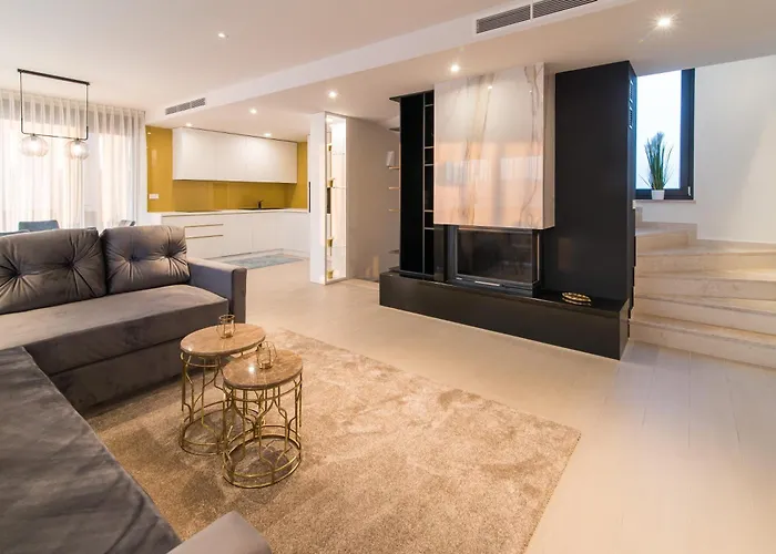 Vila Salvia With Pool Linardici