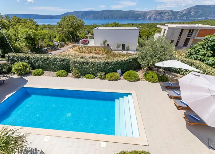Salvia With Pool * Linardići