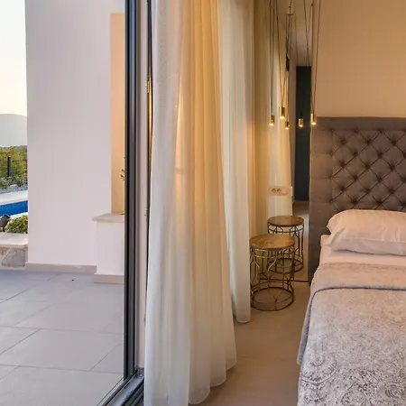Villa Salvia With Pool Linardici