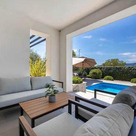Villa Salvia With Pool Linardici